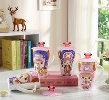 杯萝莉图片,一杯茶香，尽显青春魅力